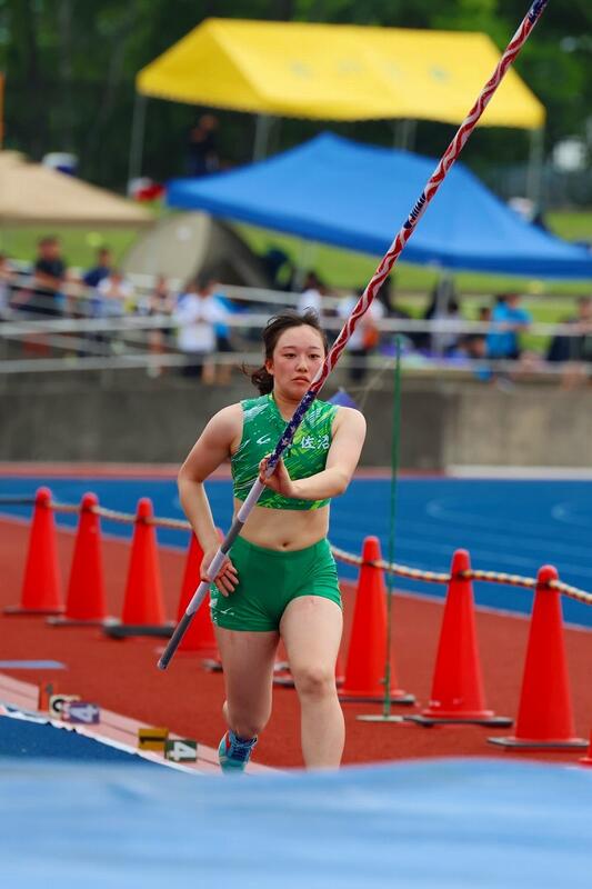 女子棒高跳